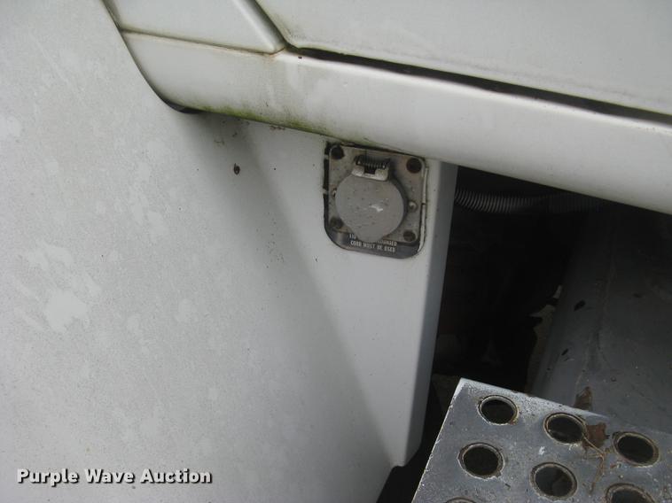 image for item DC2470 1989 International 2375 semi truck