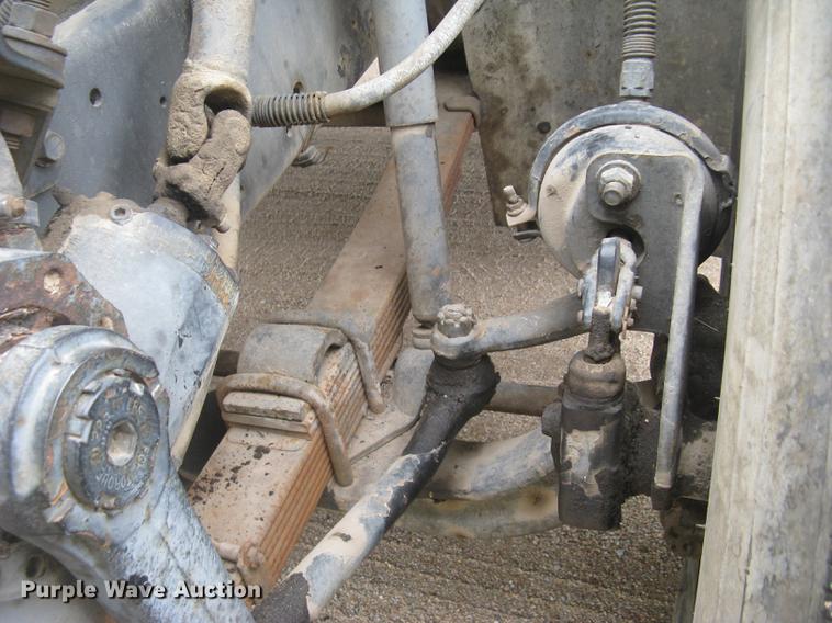 image for item DC2470 1989 International 2375 semi truck