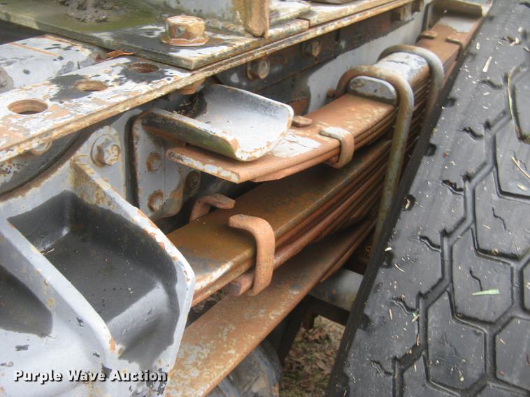 image for item DC2470 1989 International 2375 semi truck