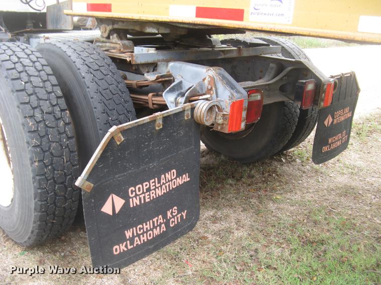 image for item DC2470 1989 International 2375 semi truck