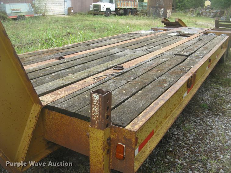 image for item DC2471 1982 Eager Beaver lowboy equipment trailer