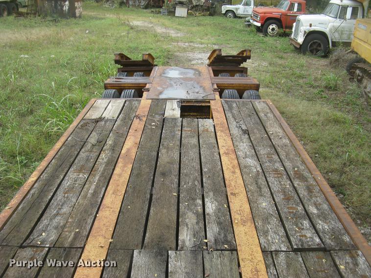 image for item DC2471 1982 Eager Beaver lowboy equipment trailer