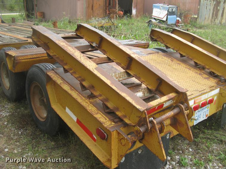 image for item DC2471 1982 Eager Beaver lowboy equipment trailer