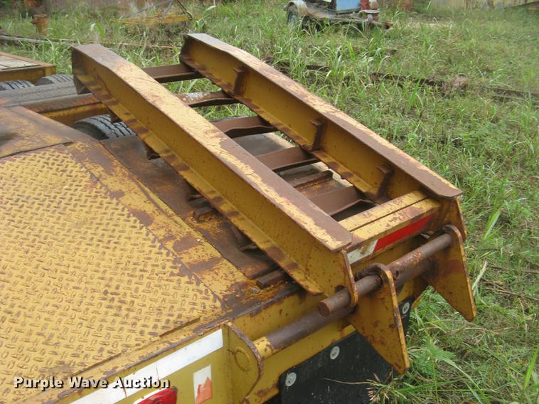 image for item DC2471 1982 Eager Beaver lowboy equipment trailer
