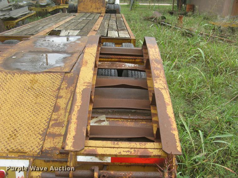 image for item DC2471 1982 Eager Beaver lowboy equipment trailer