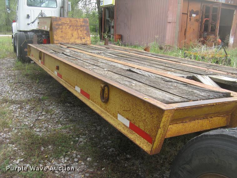 image for item DC2471 1982 Eager Beaver lowboy equipment trailer