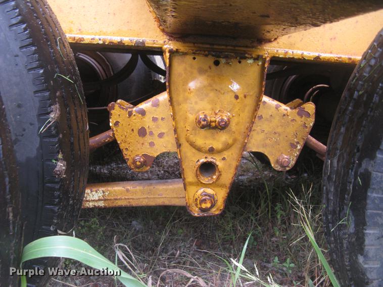 image for item DC2471 1982 Eager Beaver lowboy equipment trailer