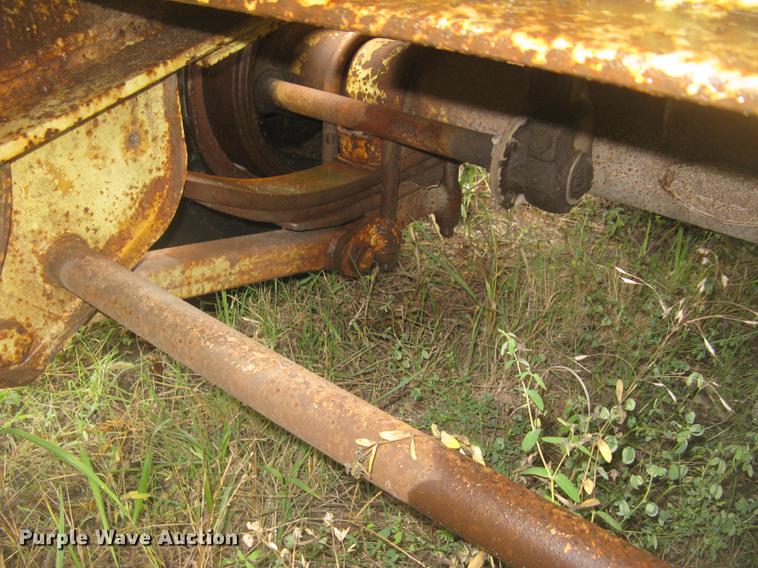 image for item DC2471 1982 Eager Beaver lowboy equipment trailer