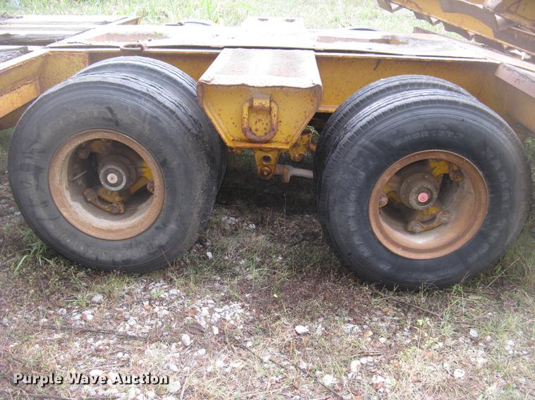 image for item DC2471 1982 Eager Beaver lowboy equipment trailer