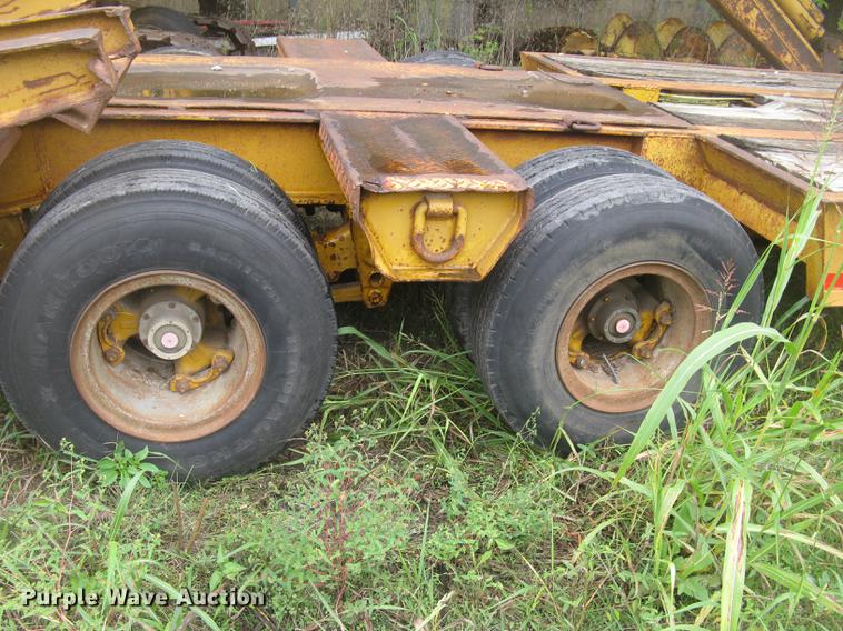 image for item DC2471 1982 Eager Beaver lowboy equipment trailer