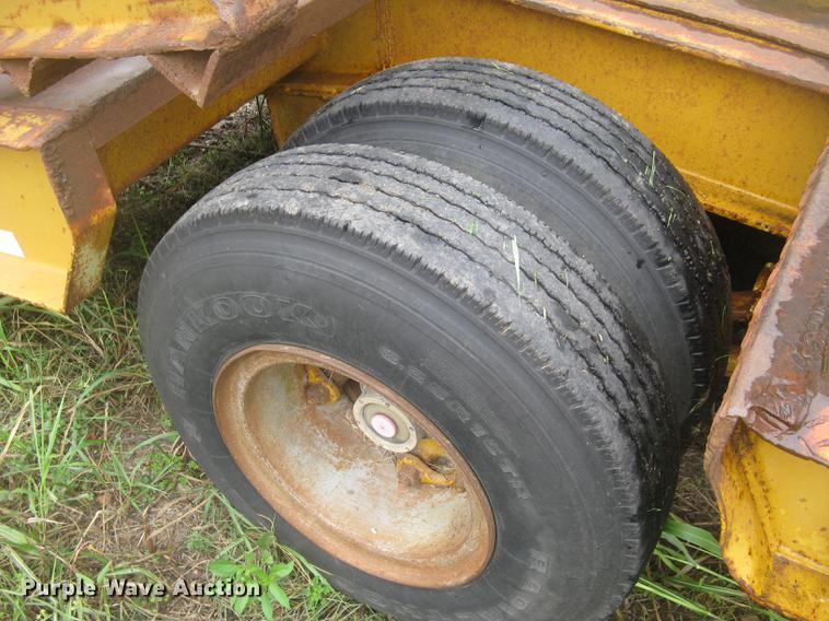 image for item DC2471 1982 Eager Beaver lowboy equipment trailer