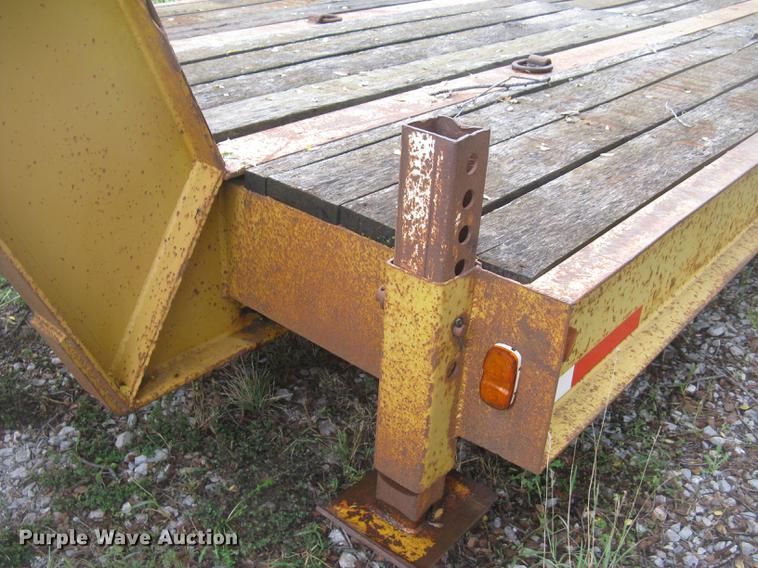 image for item DC2471 1982 Eager Beaver lowboy equipment trailer