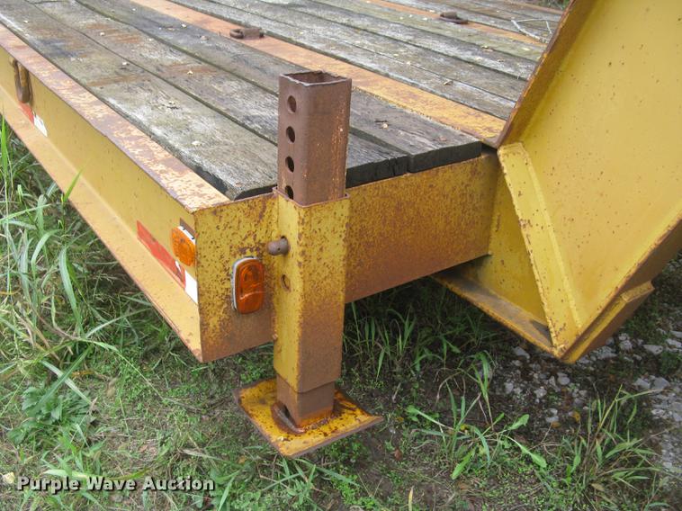 image for item DC2471 1982 Eager Beaver lowboy equipment trailer