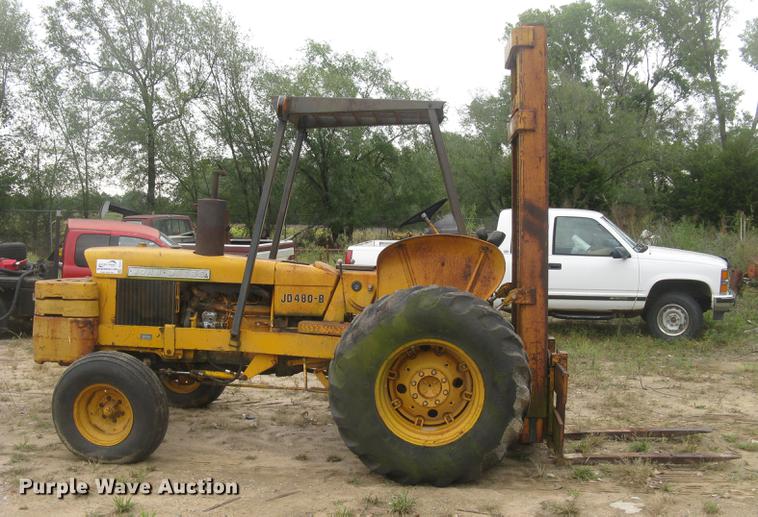 image for item DC2472 1975 John Deere 480B forklift