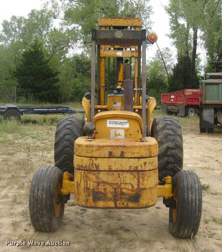 image for item DC2472 1975 John Deere 480B forklift