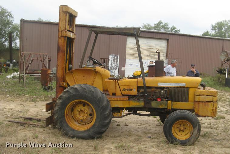 image for item DC2472 1975 John Deere 480B forklift