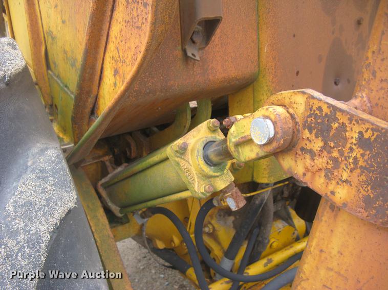 image for item DC2472 1975 John Deere 480B forklift