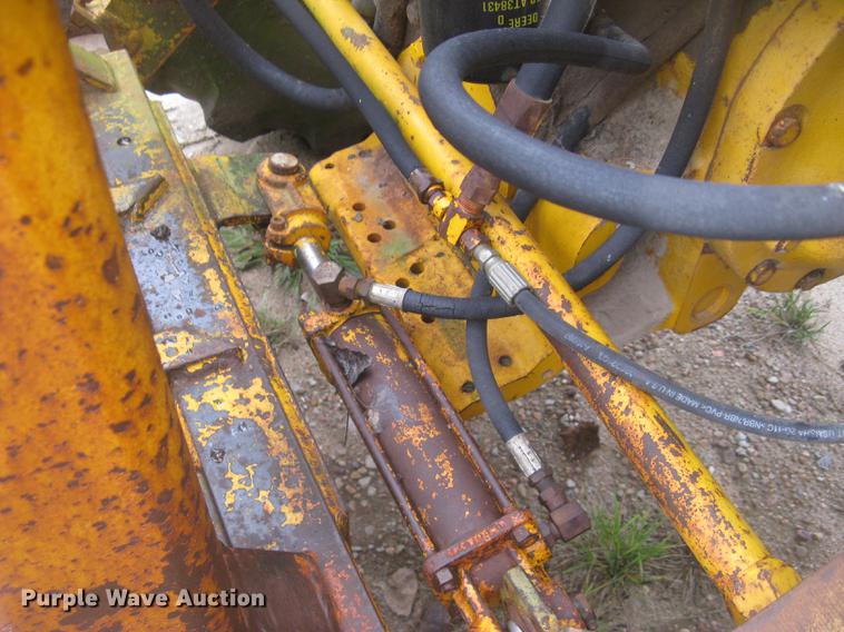 image for item DC2472 1975 John Deere 480B forklift