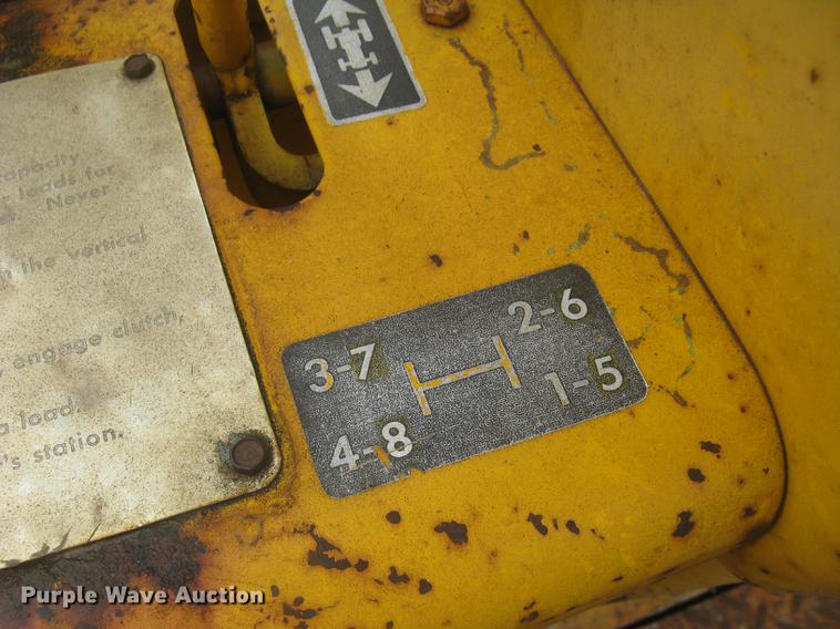 image for item DC2472 1975 John Deere 480B forklift