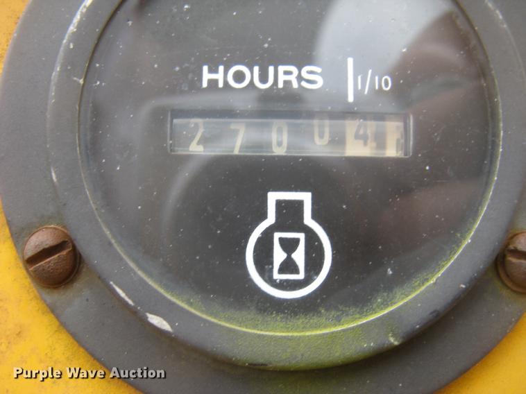 image for item DC2472 1975 John Deere 480B forklift