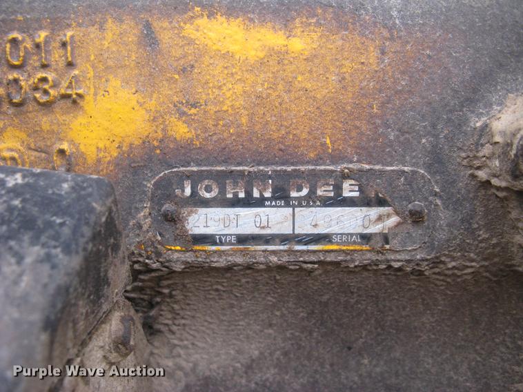 image for item DC2472 1975 John Deere 480B forklift