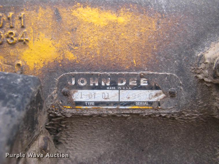 image for item DC2472 1975 John Deere 480B forklift