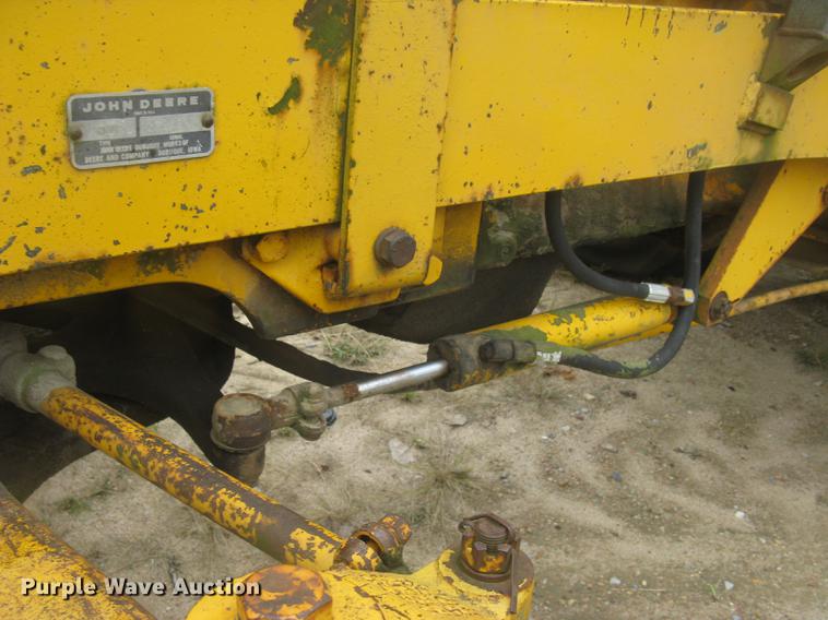 image for item DC2472 1975 John Deere 480B forklift