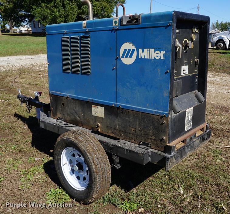 image for item DC5257 Miller Big Blue 400D welder/generator