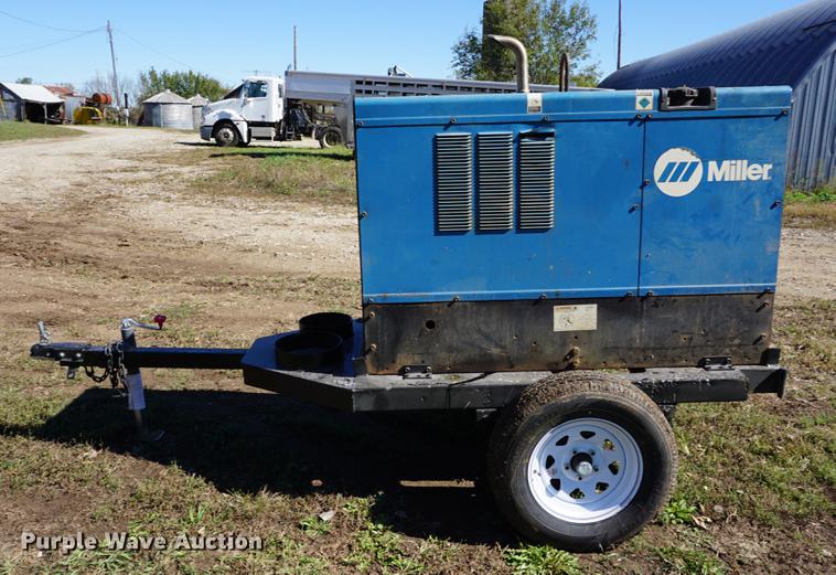 image for item DC5257 Miller Big Blue 400D welder/generator