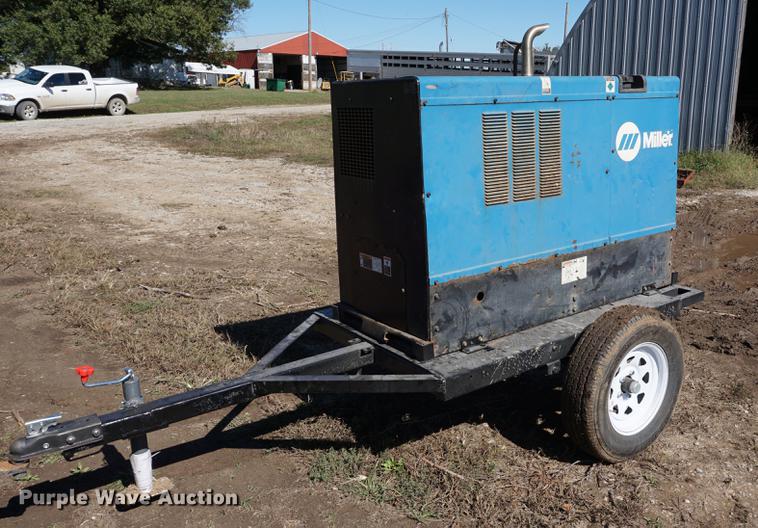 image for item DC5258 Miller Big Blue 400D welder/generator
