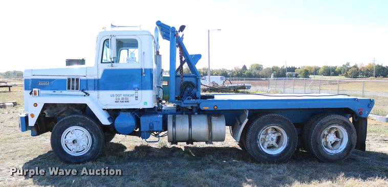 image for item DD0020 1978 International F5070 tow truck