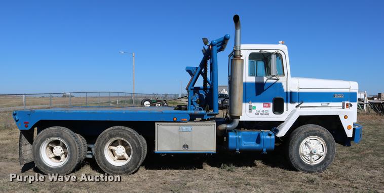 image for item DD0020 1978 International F5070 tow truck