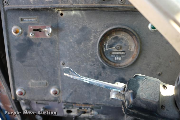 image for item DD0020 1978 International F5070 tow truck