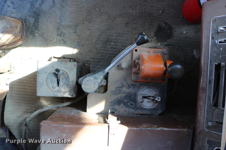 image for item DD0020 1978 International F5070 tow truck