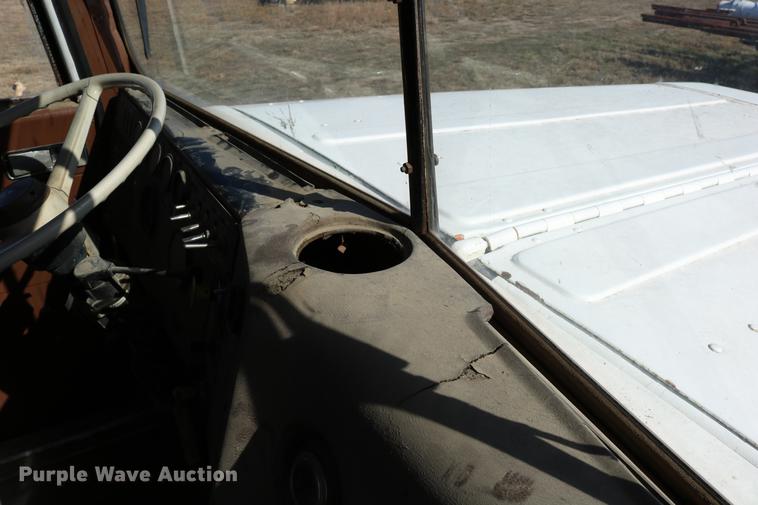 image for item DD0020 1978 International F5070 tow truck