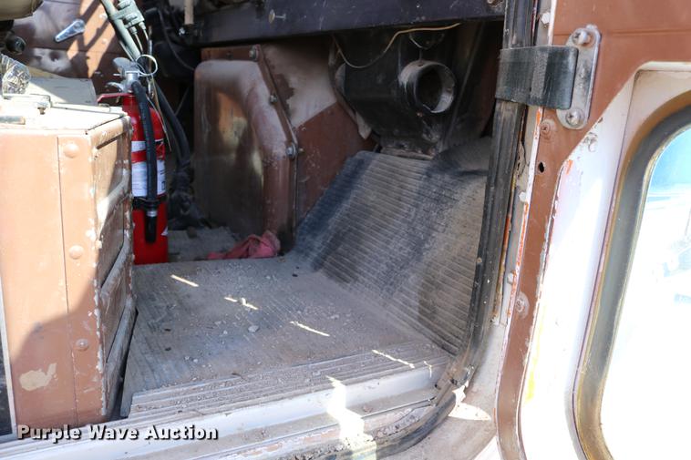 image for item DD0020 1978 International F5070 tow truck