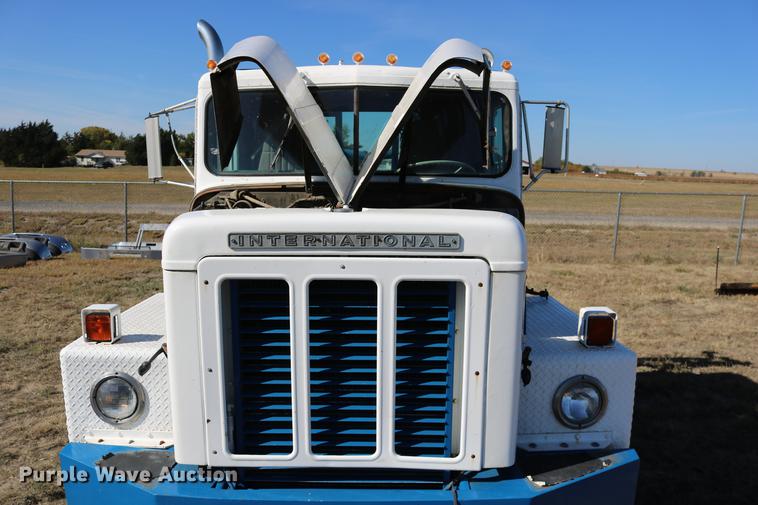 image for item DD0020 1978 International F5070 tow truck