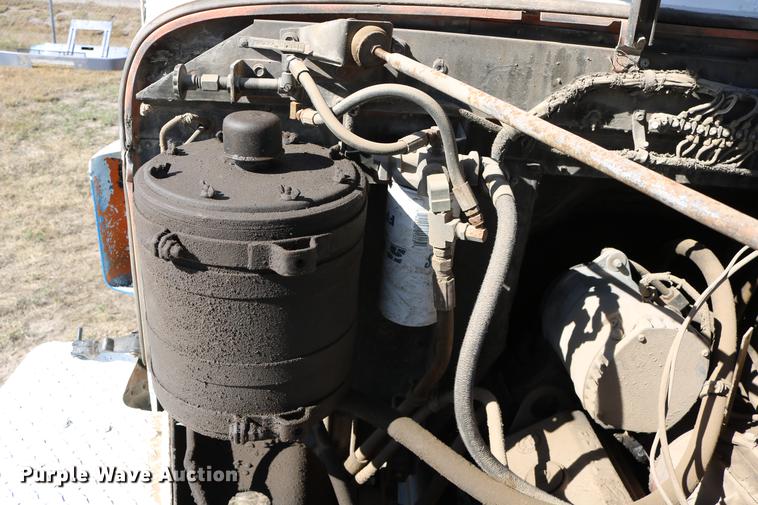 image for item DD0020 1978 International F5070 tow truck