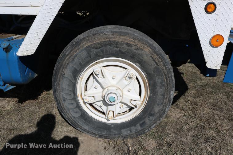 image for item DD0020 1978 International F5070 tow truck