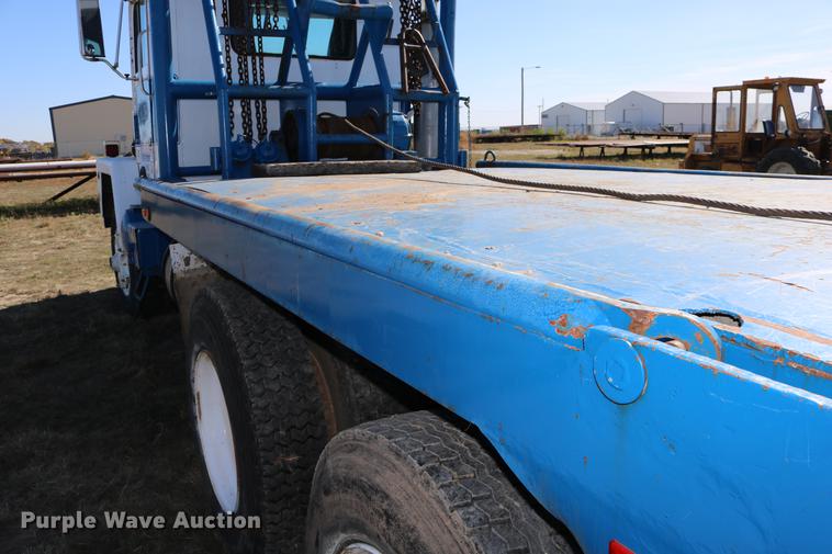 image for item DD0020 1978 International F5070 tow truck