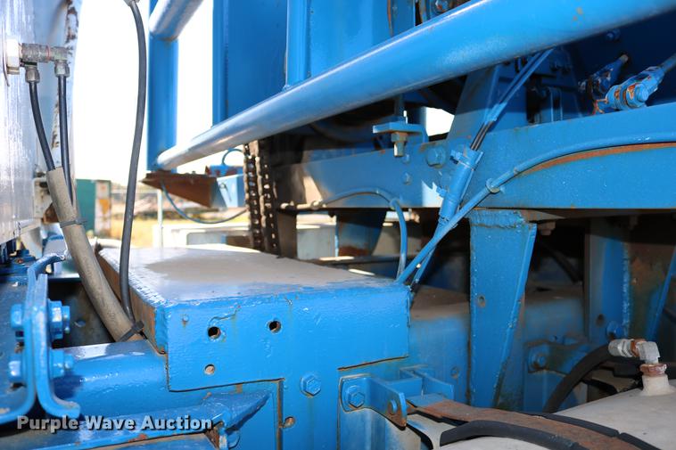 image for item DD0020 1978 International F5070 tow truck