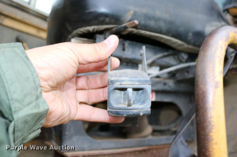 image for item DD0042 1983 Caterpillar 627B conventional scraper