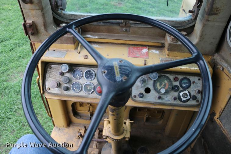 image for item DD0042 1983 Caterpillar 627B conventional scraper