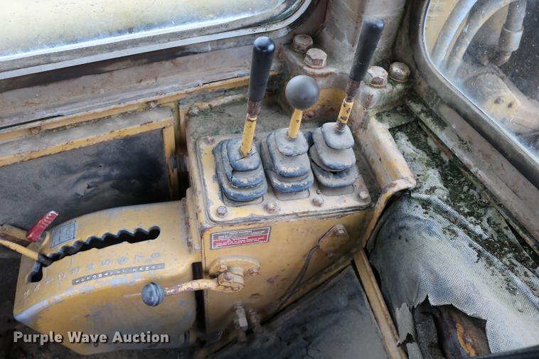 image for item DD0042 1983 Caterpillar 627B conventional scraper
