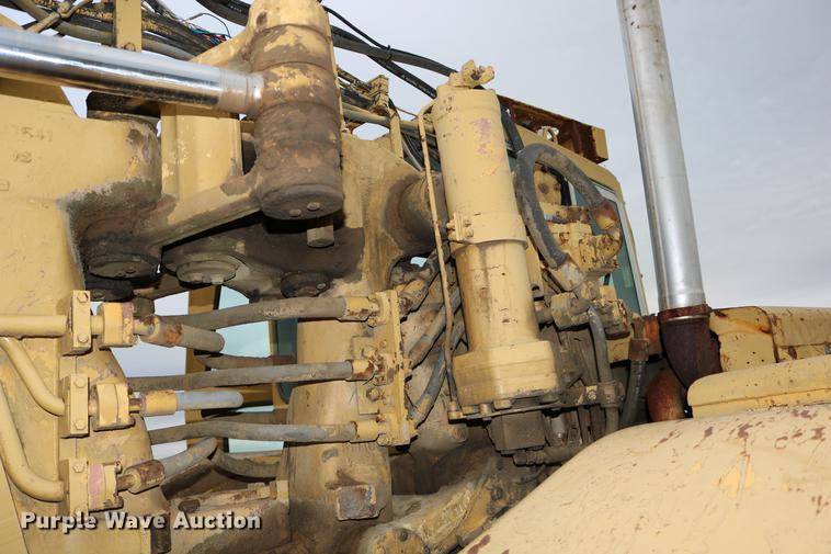 image for item DD0042 1983 Caterpillar 627B conventional scraper