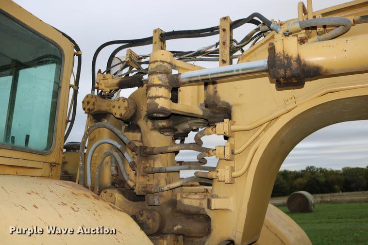 image for item DD0042 1983 Caterpillar 627B conventional scraper