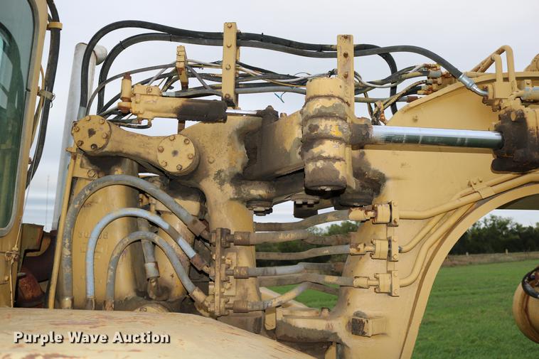 image for item DD0042 1983 Caterpillar 627B conventional scraper