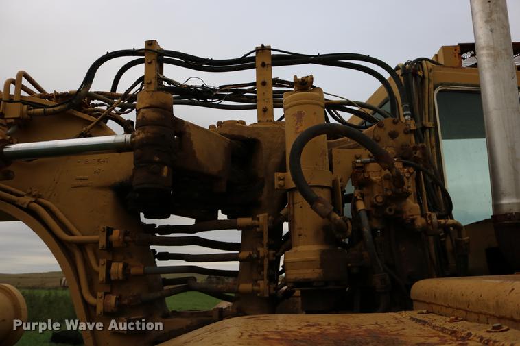 image for item DD0042 1983 Caterpillar 627B conventional scraper