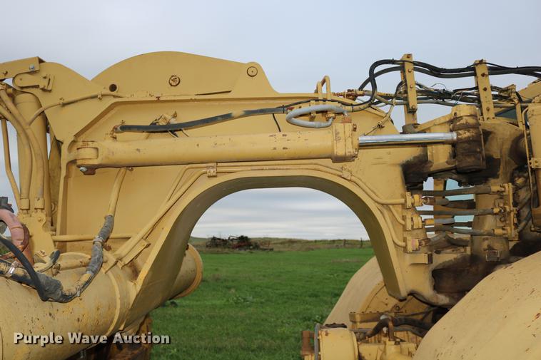 image for item DD0042 1983 Caterpillar 627B conventional scraper