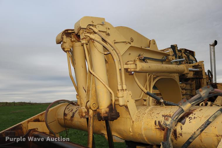 image for item DD0042 1983 Caterpillar 627B conventional scraper